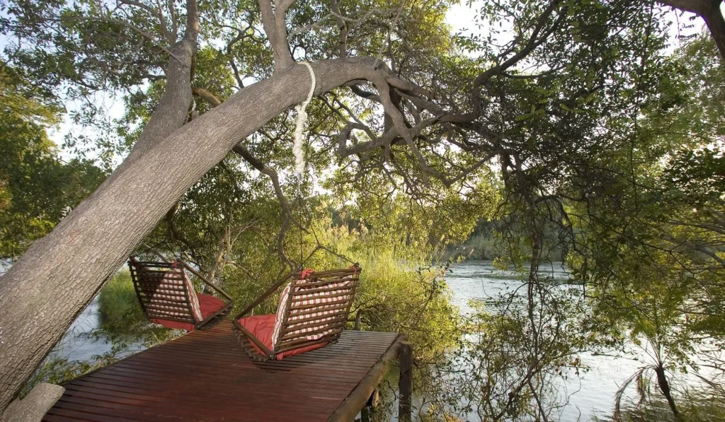 Cascade Island Lodge