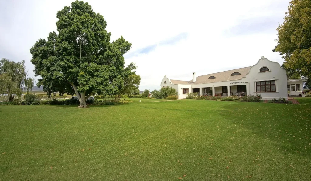 Excelsior Manor