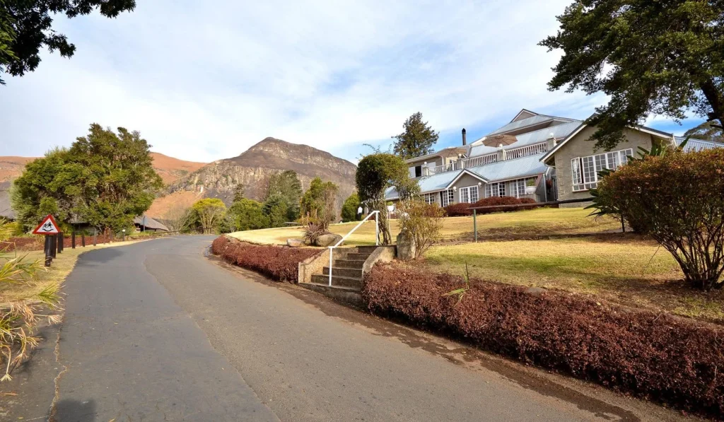 Cathedral Peak Hotel