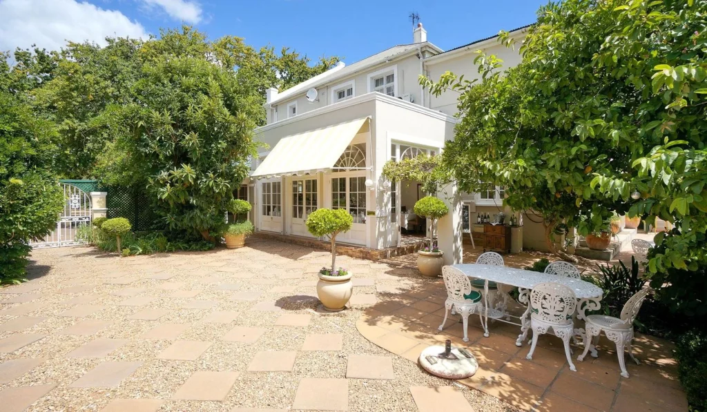 River Manor